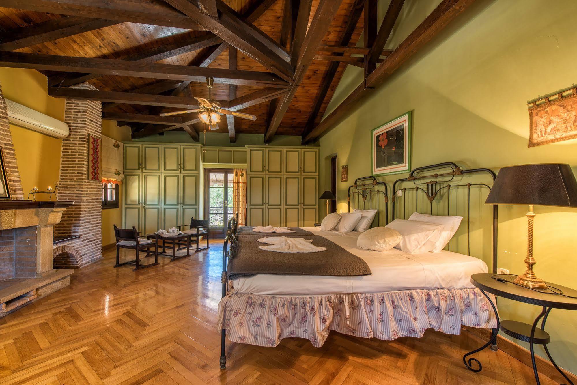 Вилла Sarakino House Of Literature Agios Dimitrios  Экстерьер фото
