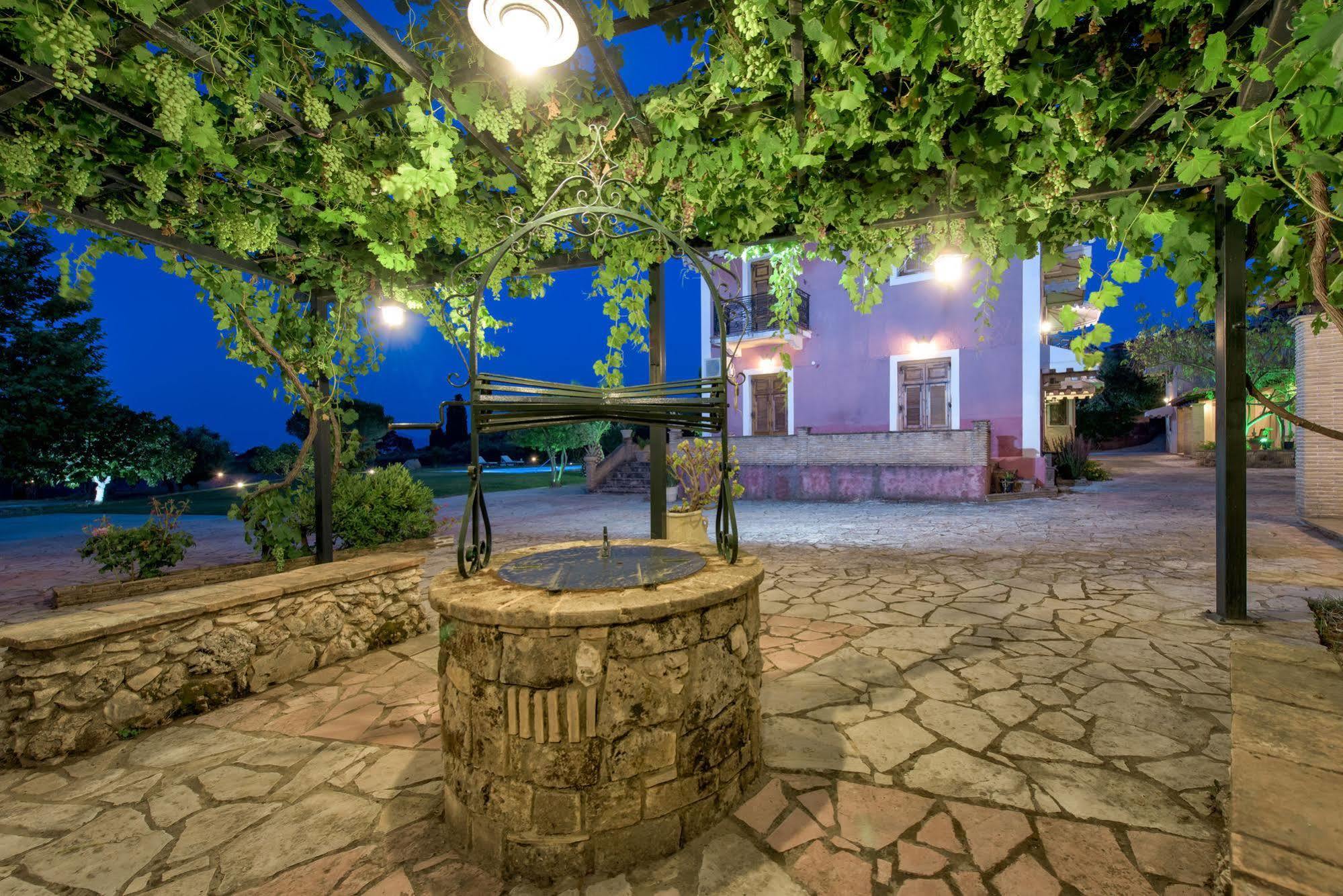 Вилла Sarakino House Of Literature Agios Dimitrios  Экстерьер фото